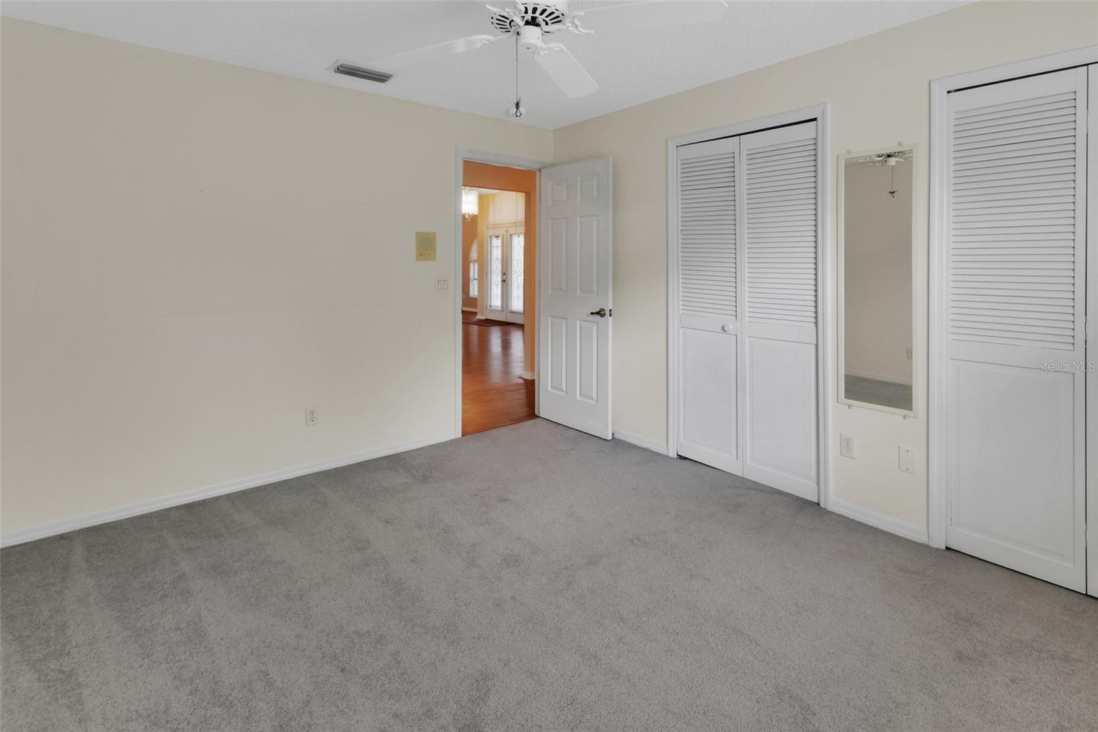 COUNTRY CLUB ESTATES - Residential
