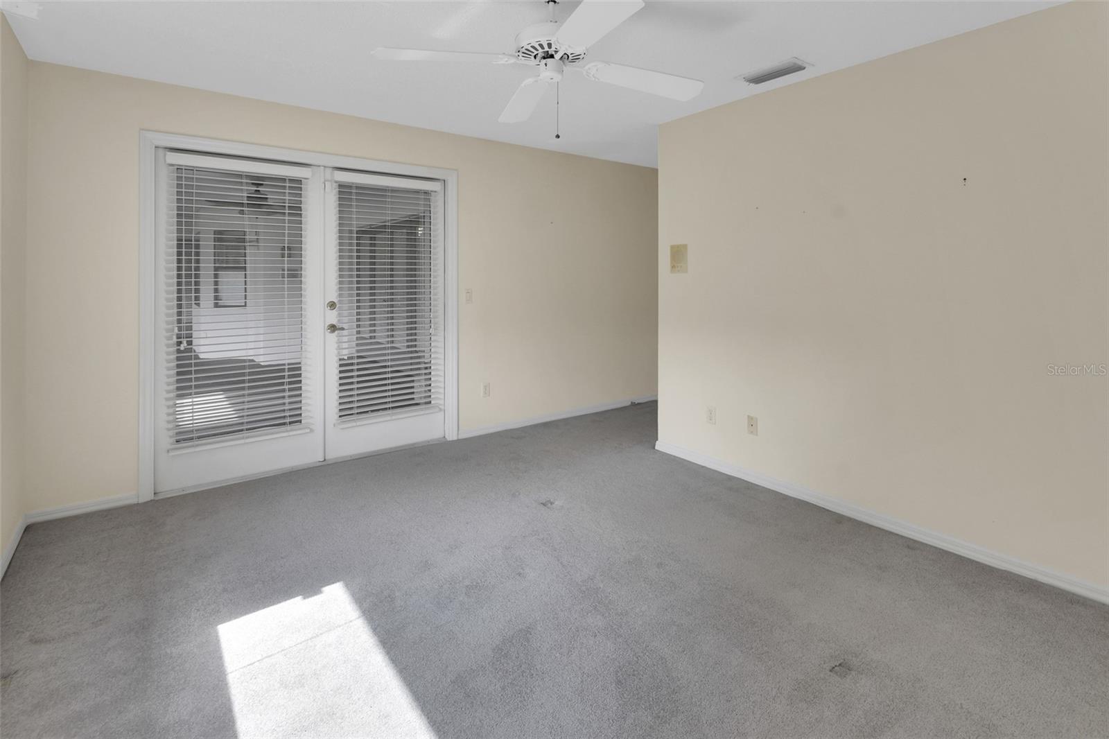 COUNTRY CLUB ESTATES - Residential