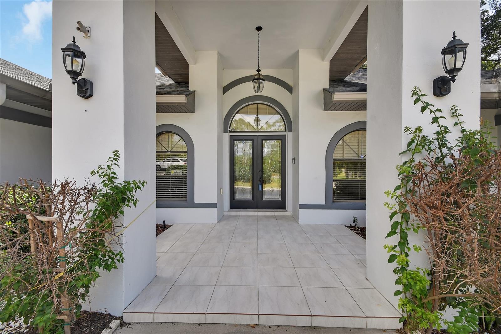 COUNTRY CLUB ESTATES - Residential