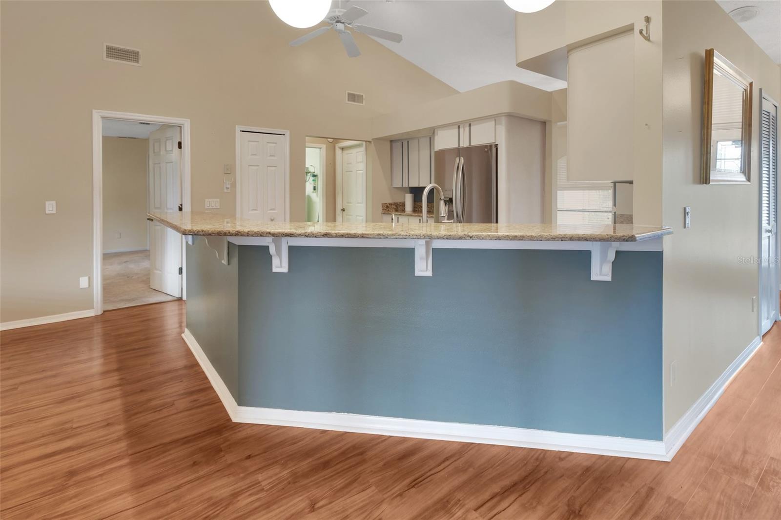 COUNTRY CLUB ESTATES - Residential