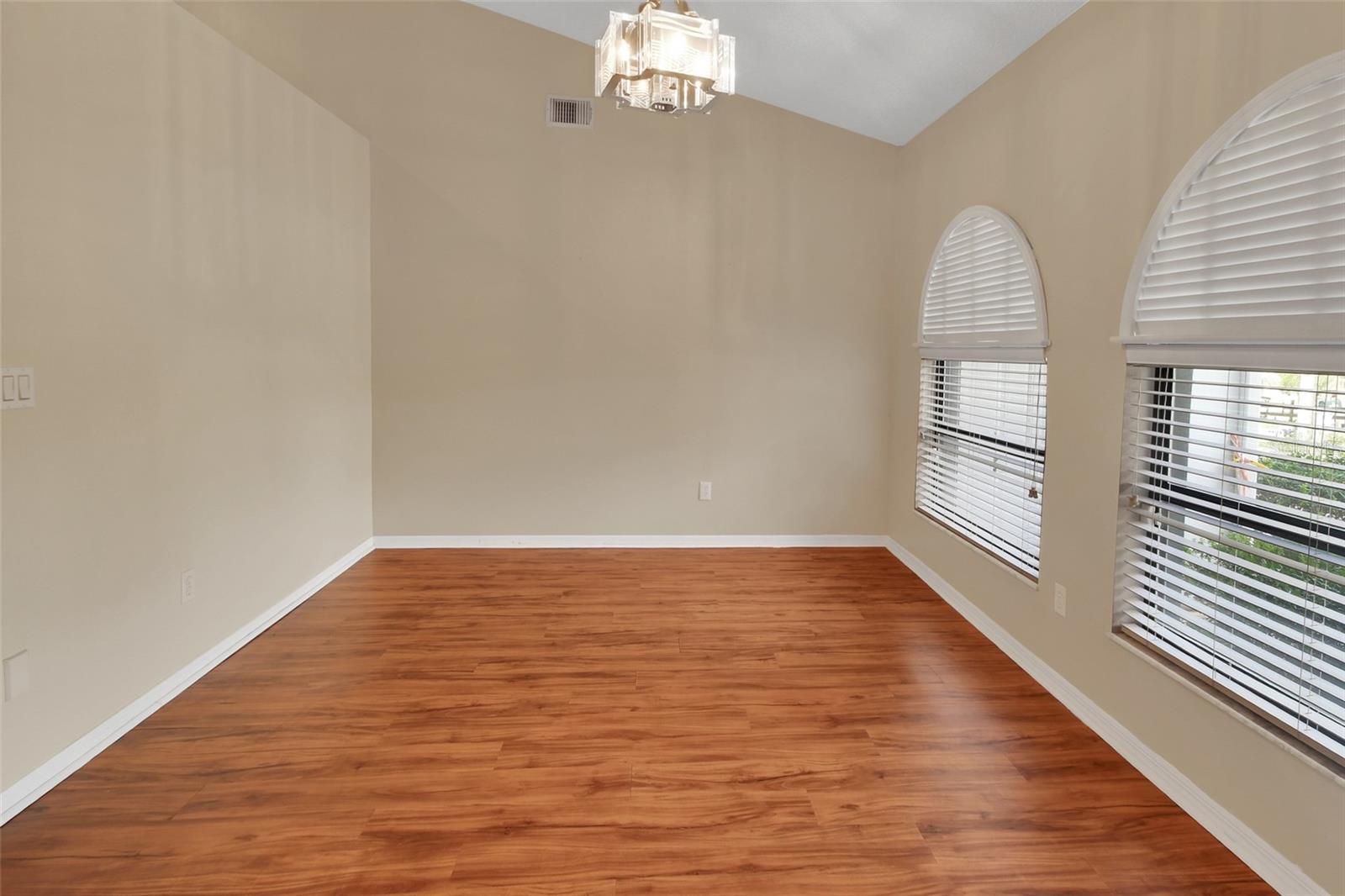 COUNTRY CLUB ESTATES - Residential