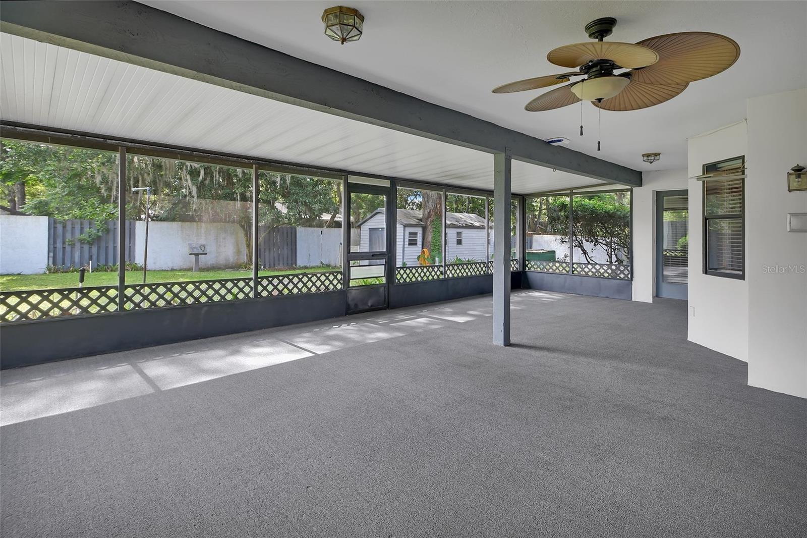 COUNTRY CLUB ESTATES - Residential