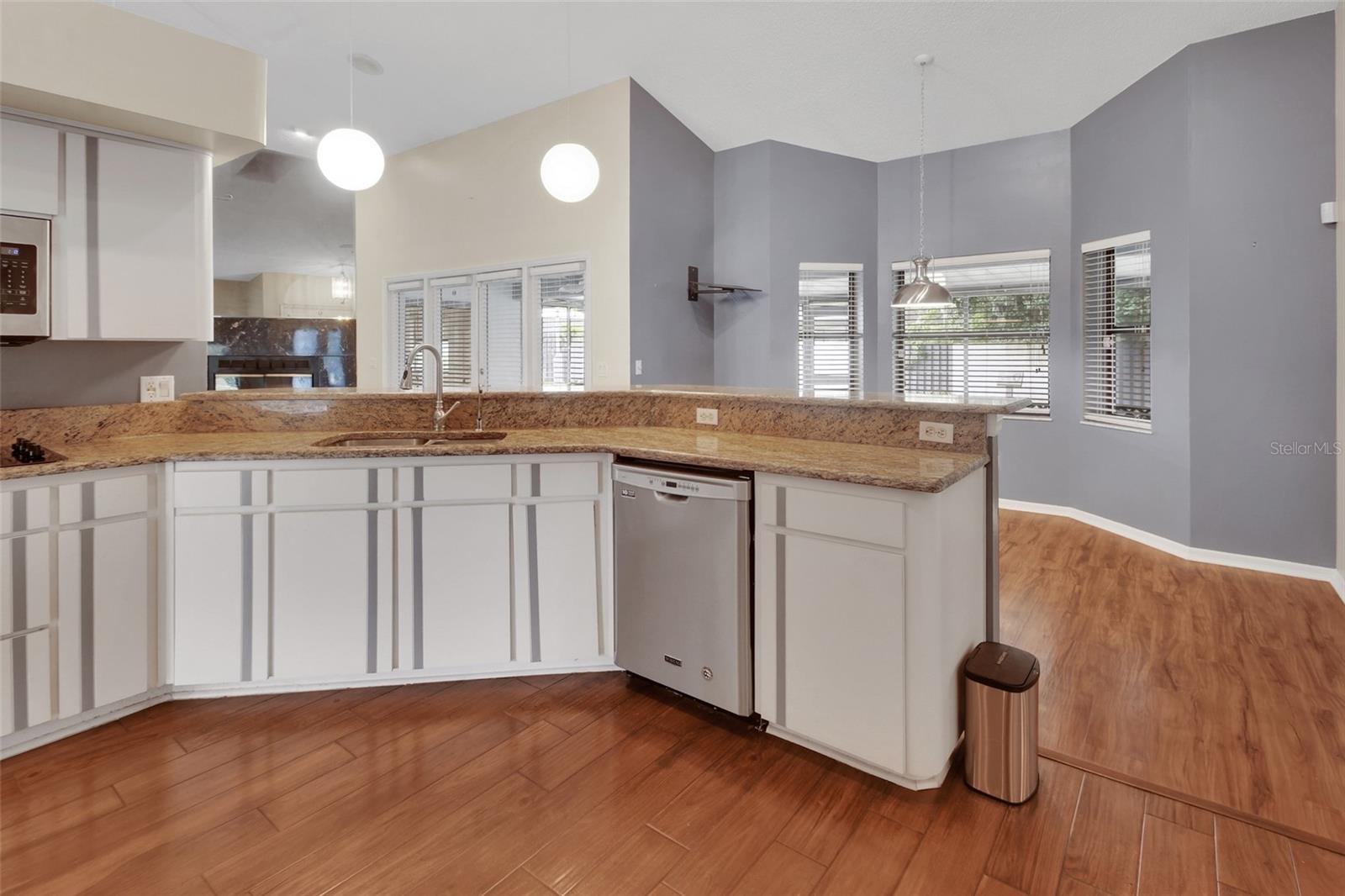 COUNTRY CLUB ESTATES - Residential
