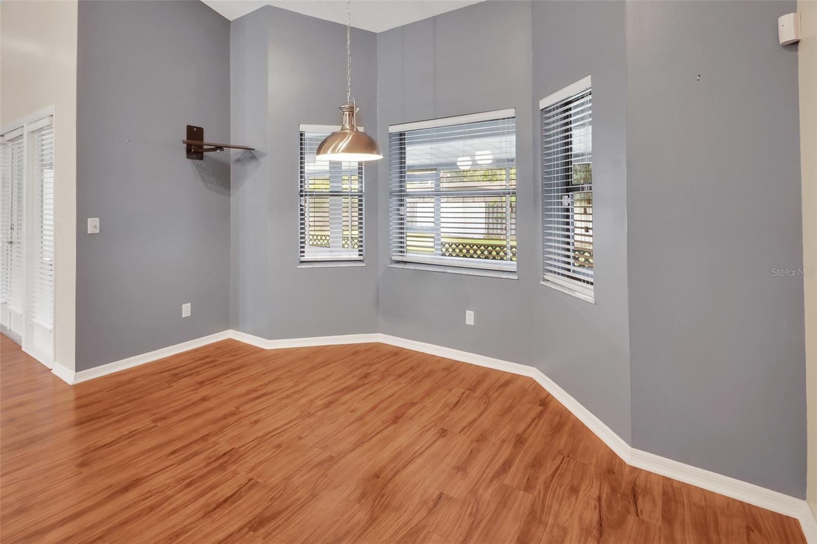 COUNTRY CLUB ESTATES - Residential