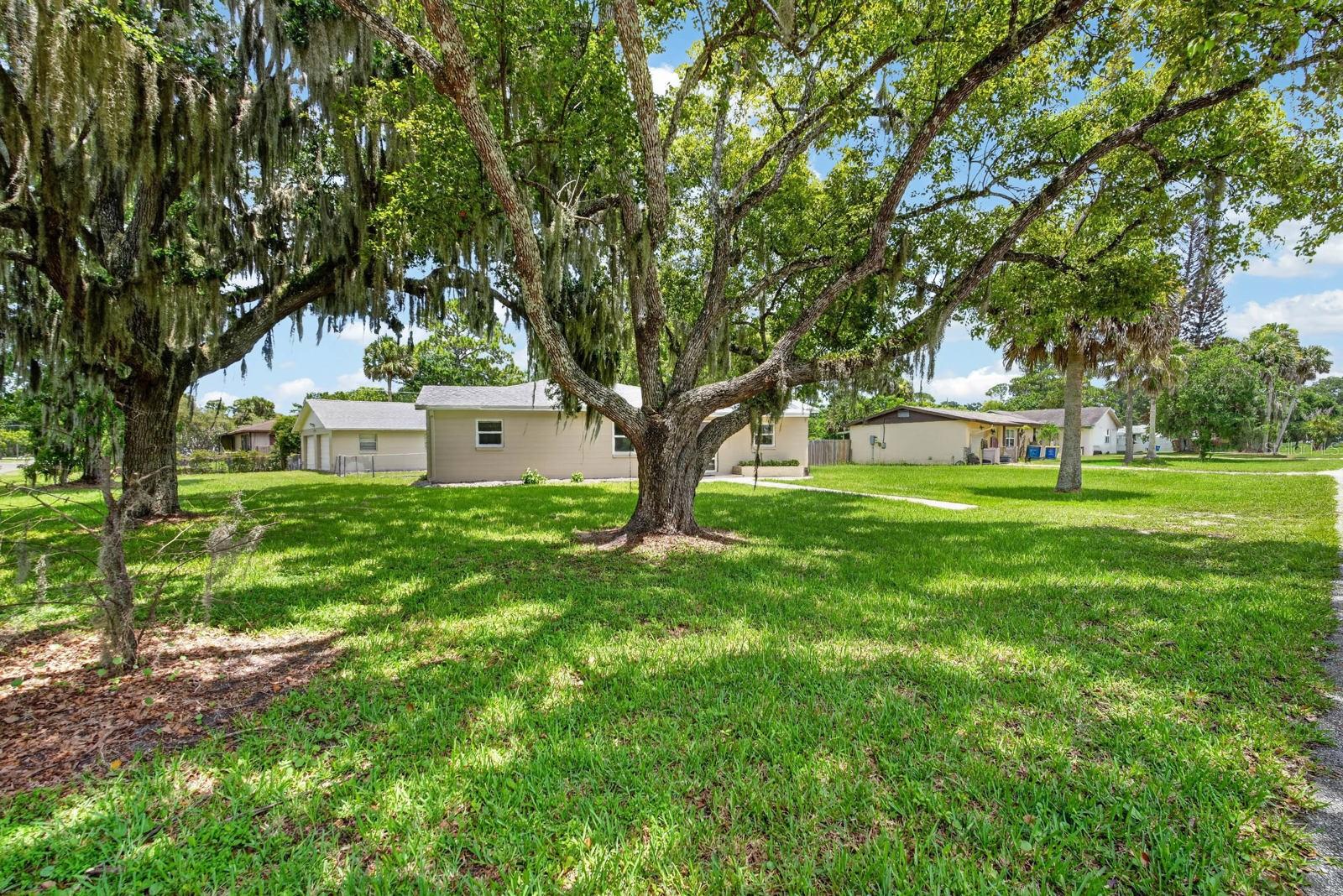 FLORIDA SHORES - Residential
