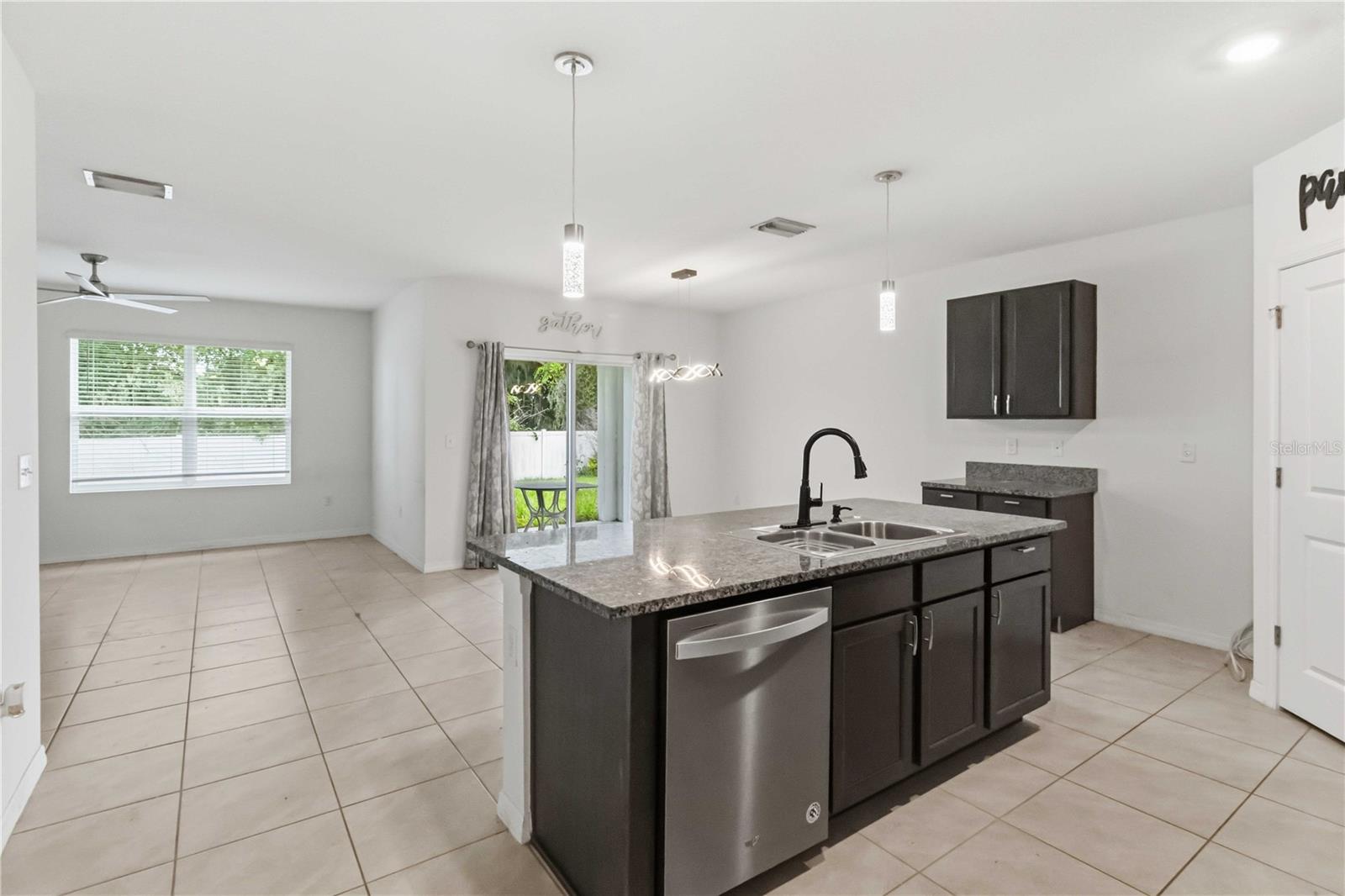 JOHNSON POINTE - Residential
