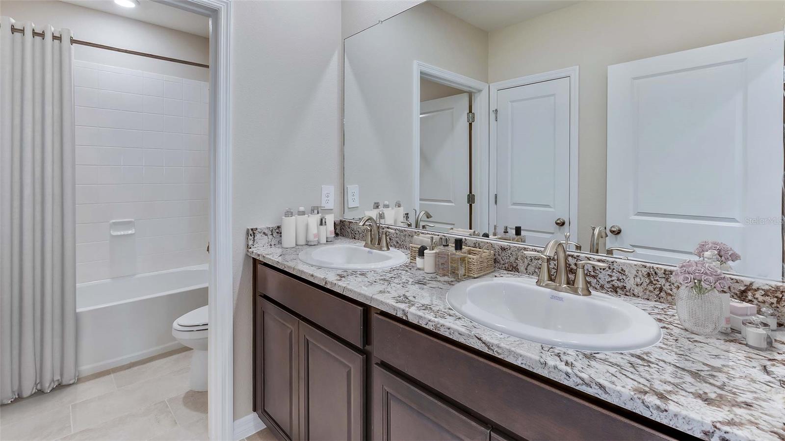 SILVERSTONE NORTH - Residential