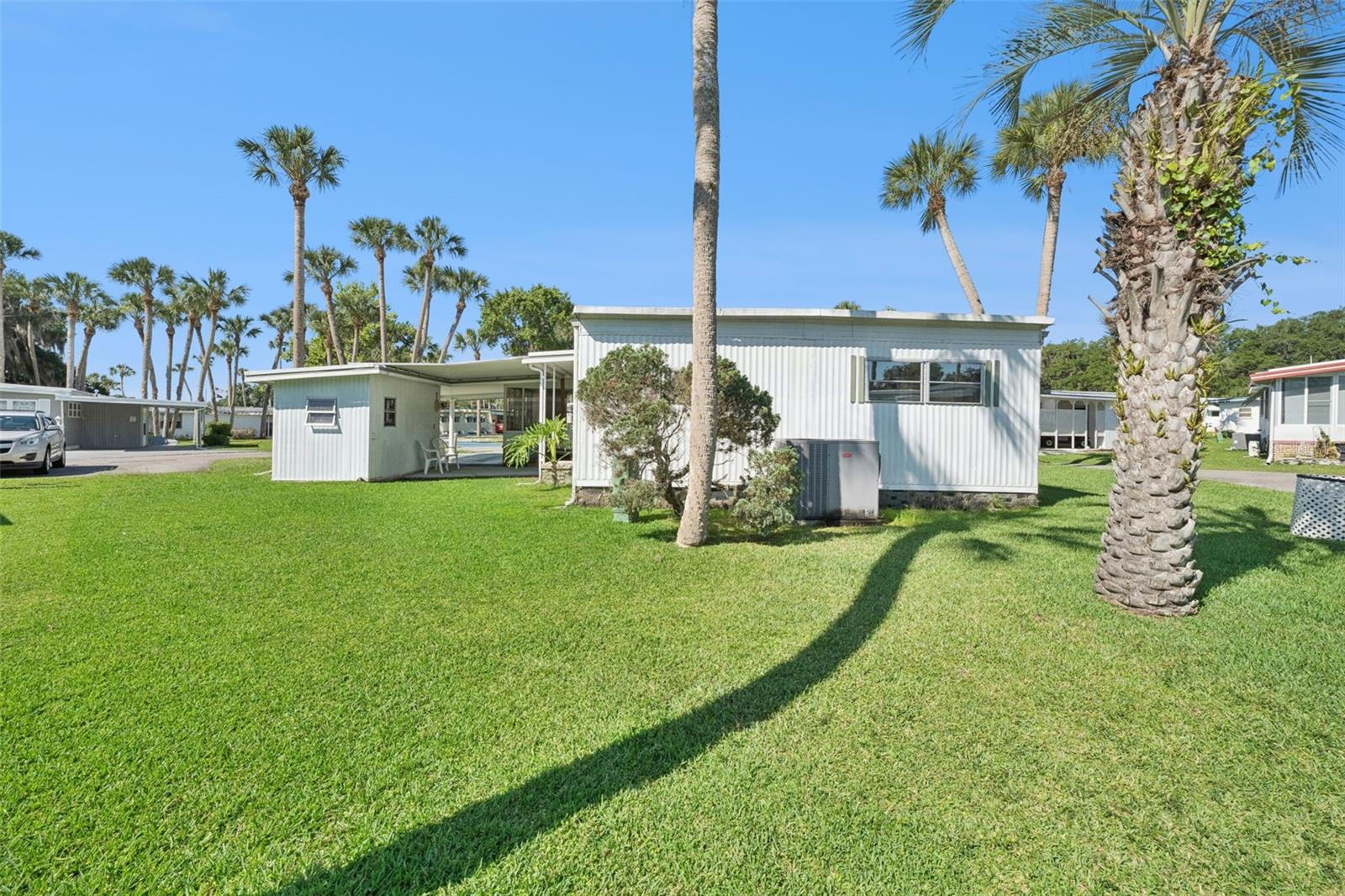 EUSTIS COUNTRY CLUB MANOR MOBILE HM P - Residential