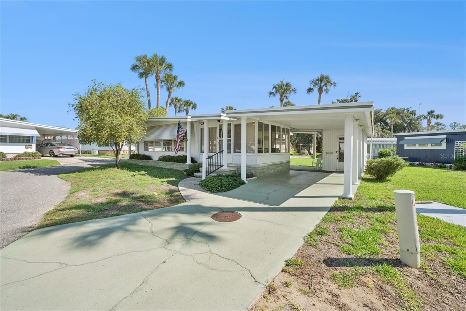 EUSTIS COUNTRY CLUB MANOR MOBILE HM P - Residential