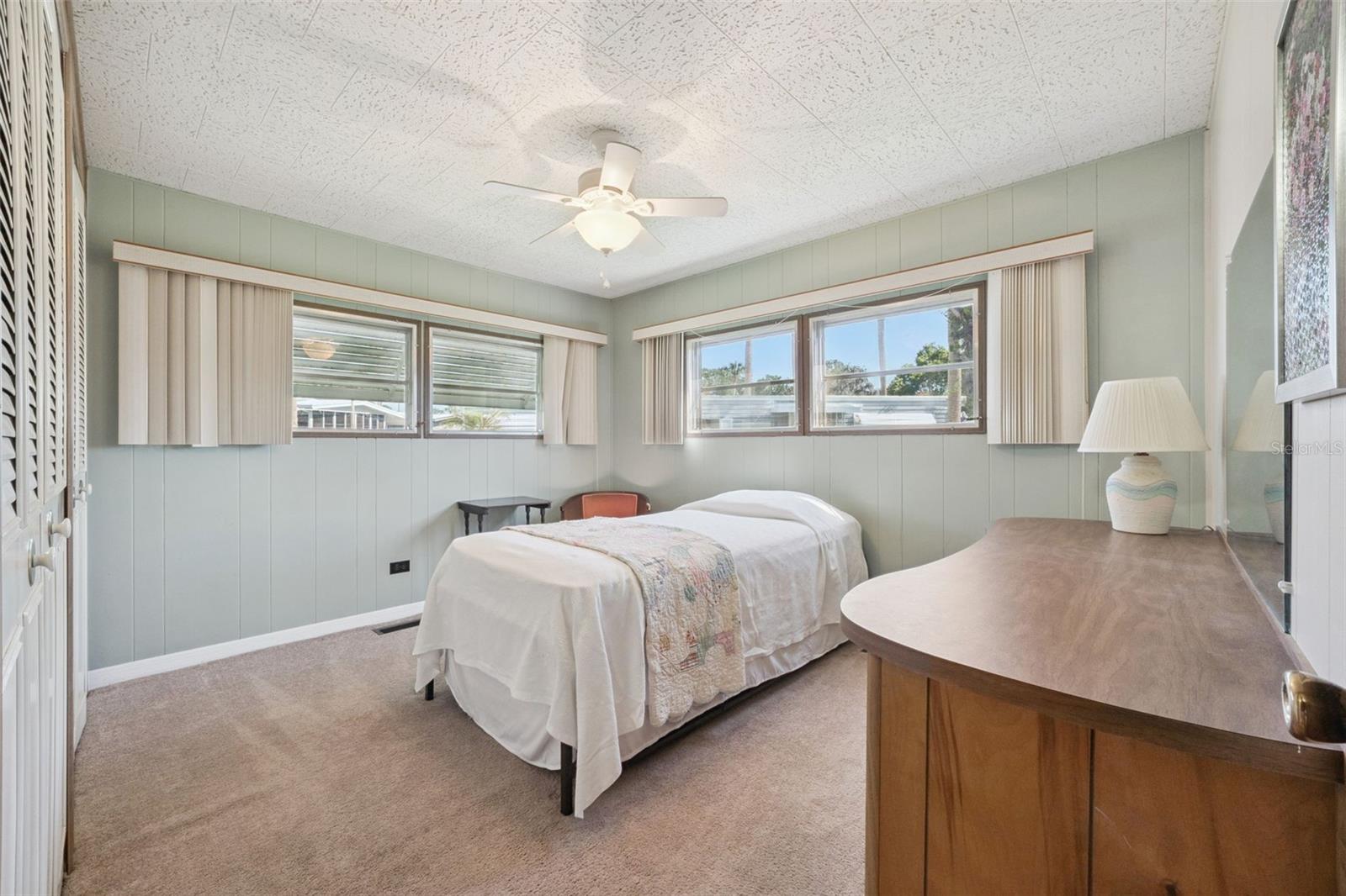 EUSTIS COUNTRY CLUB MANOR MOBILE HM P - Residential