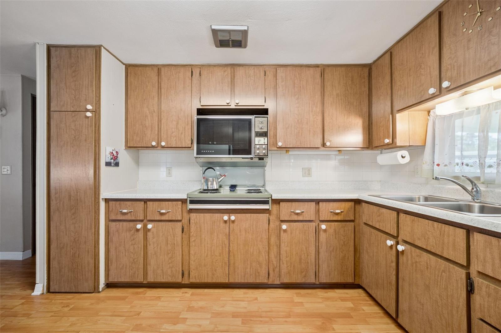 EUSTIS COUNTRY CLUB MANOR MOBILE HM P - Residential