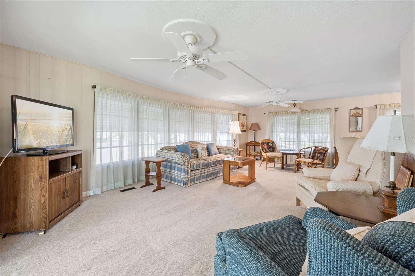 EUSTIS COUNTRY CLUB MANOR MOBILE HM P - Residential