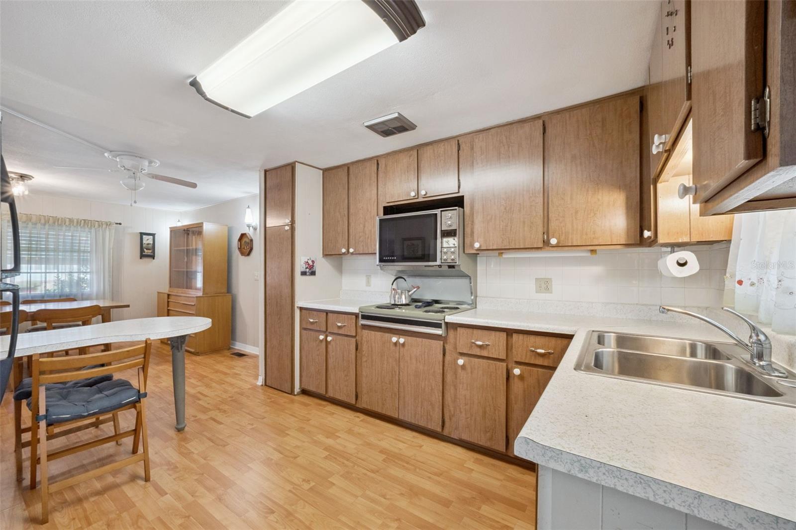 EUSTIS COUNTRY CLUB MANOR MOBILE HM P - Residential
