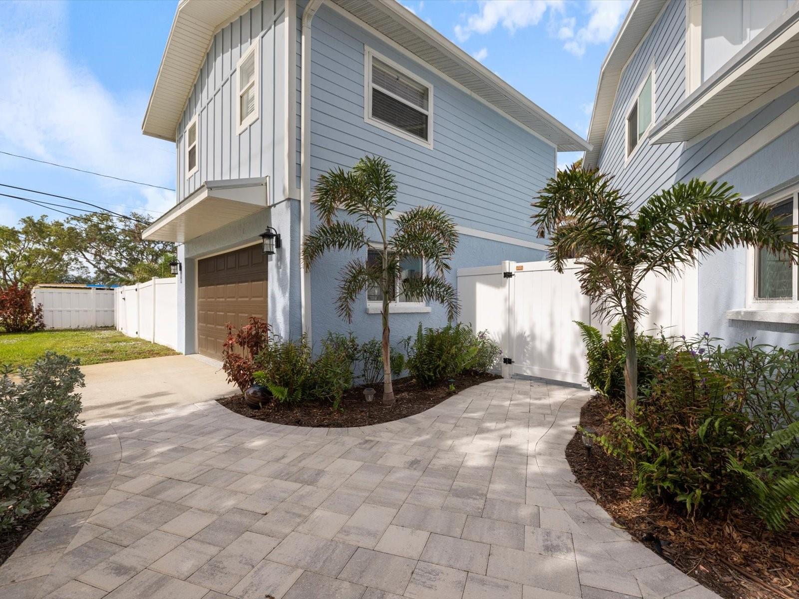 SOUTH VENEZIA PARK - Residential