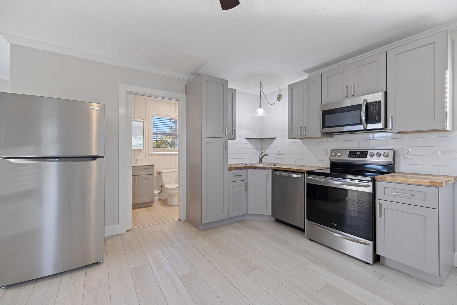 SOUTH VENEZIA PARK - Residential