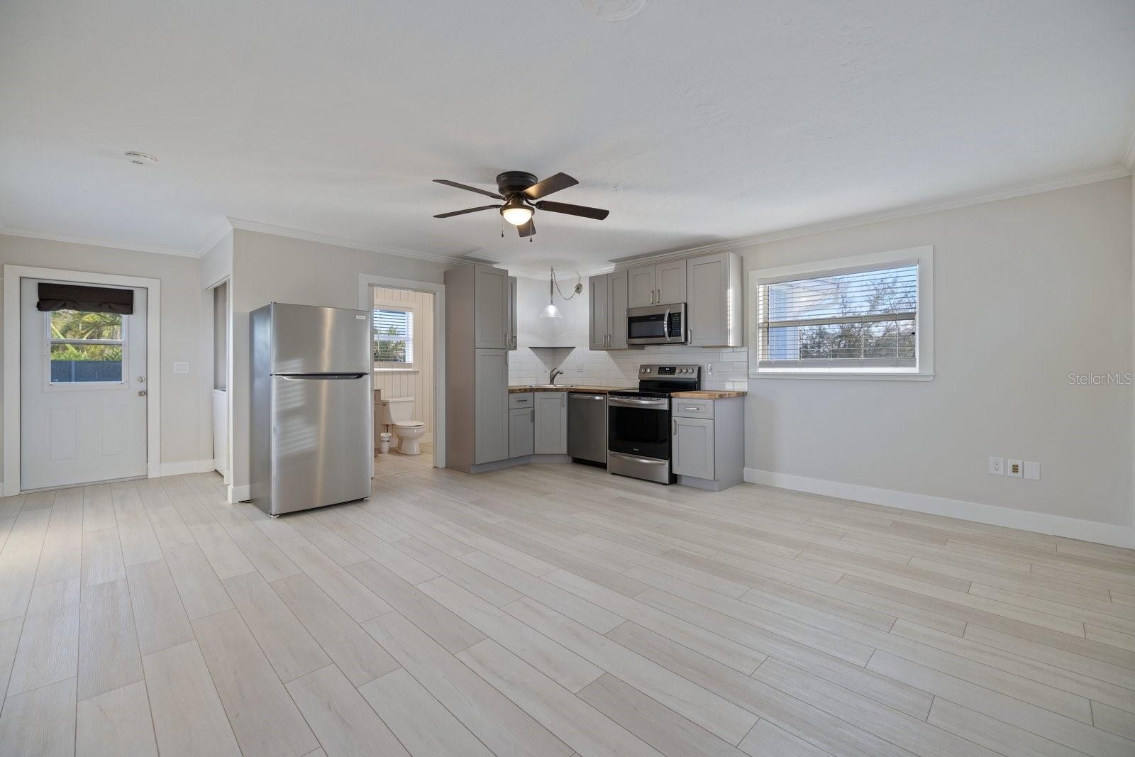 SOUTH VENEZIA PARK - Residential