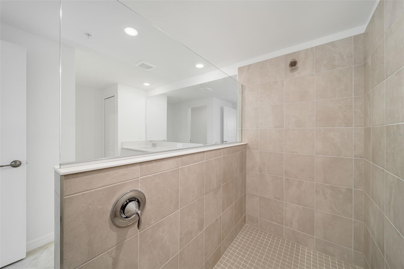 CALUSA COUNTRY CLUB - Residential