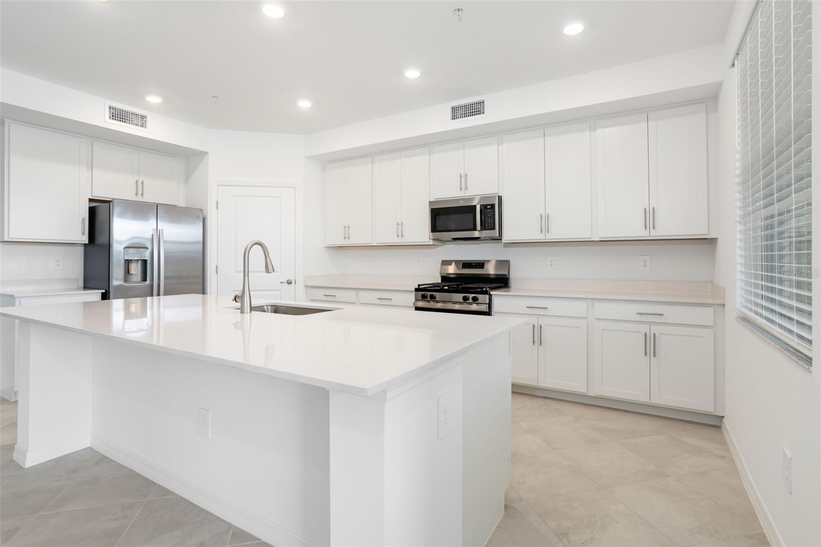 CALUSA COUNTRY CLUB - Residential