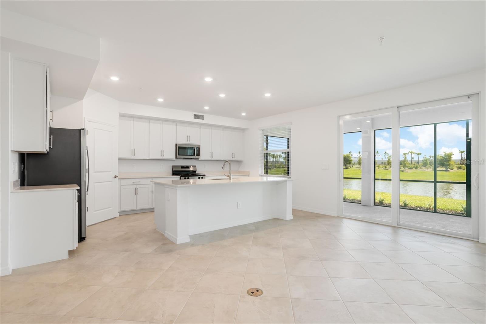 CALUSA COUNTRY CLUB - Residential