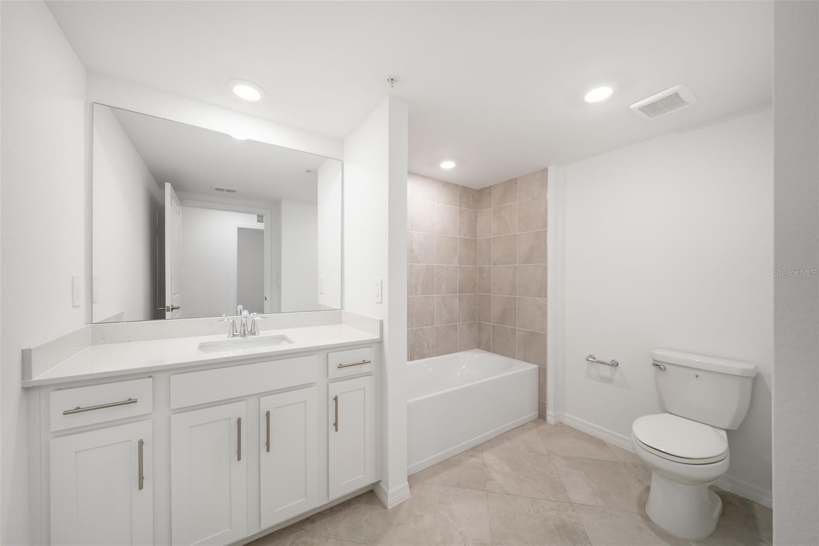 CALUSA COUNTRY CLUB - Residential