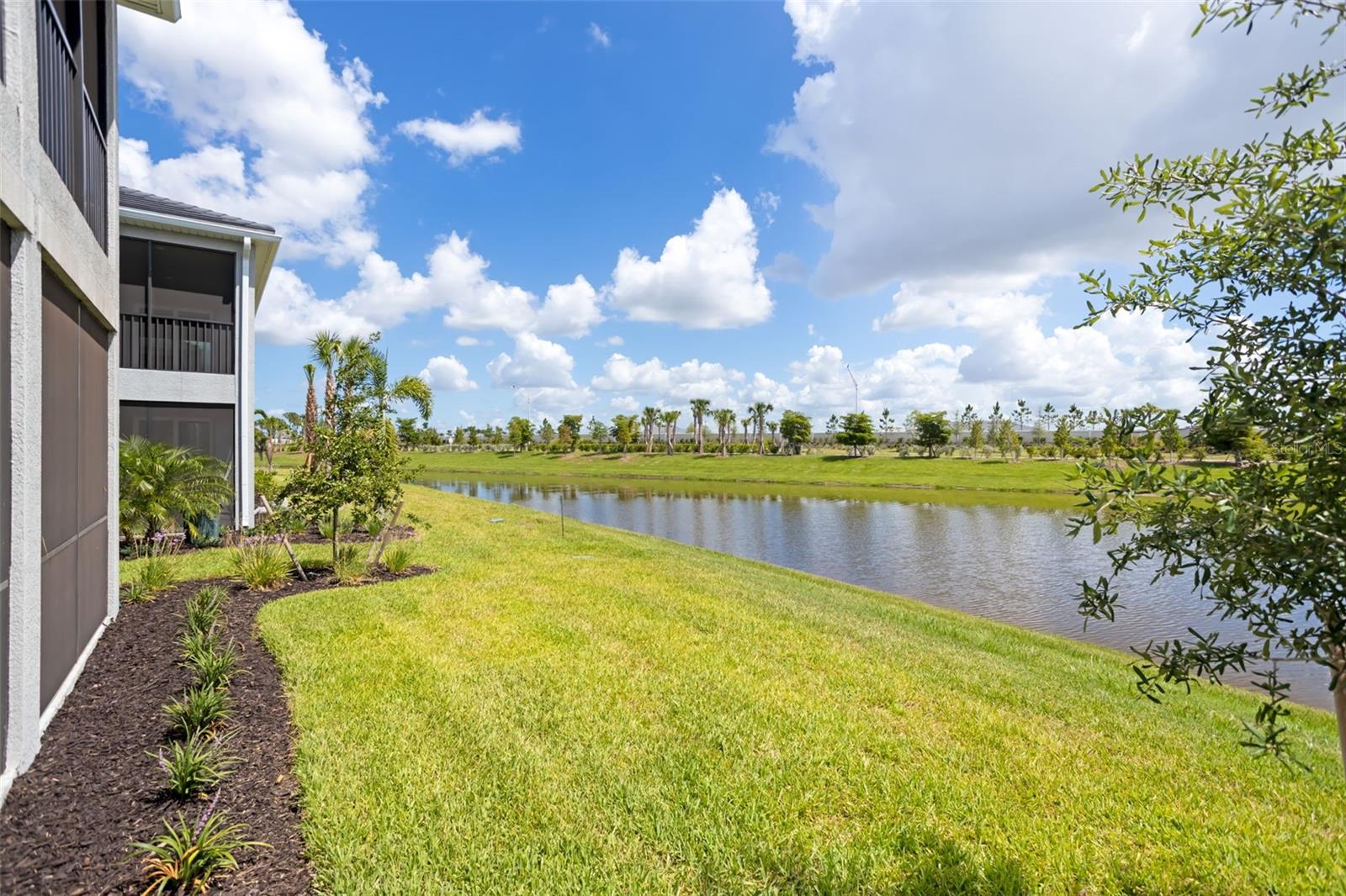 CALUSA COUNTRY CLUB - Residential