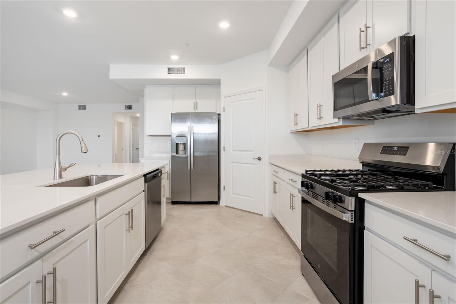 CALUSA COUNTRY CLUB - Residential