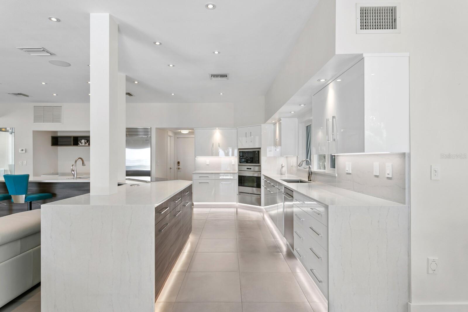 TIERRA VERDE - Residential