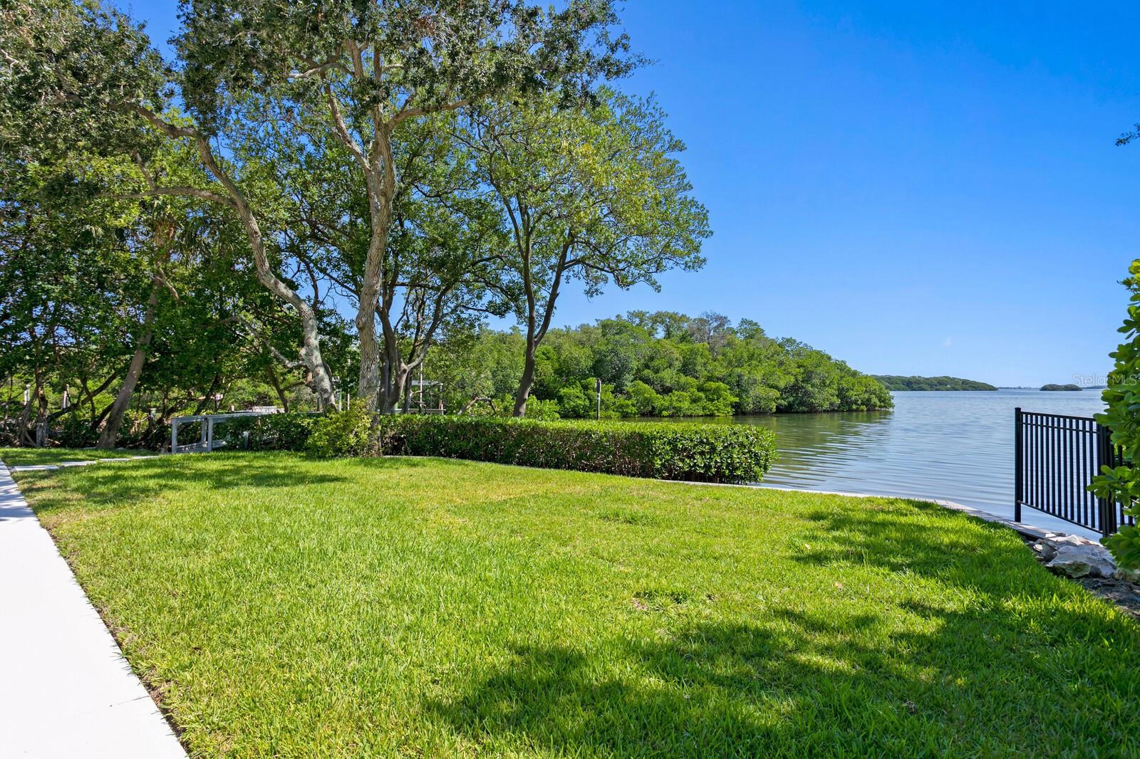 TIERRA VERDE - Residential
