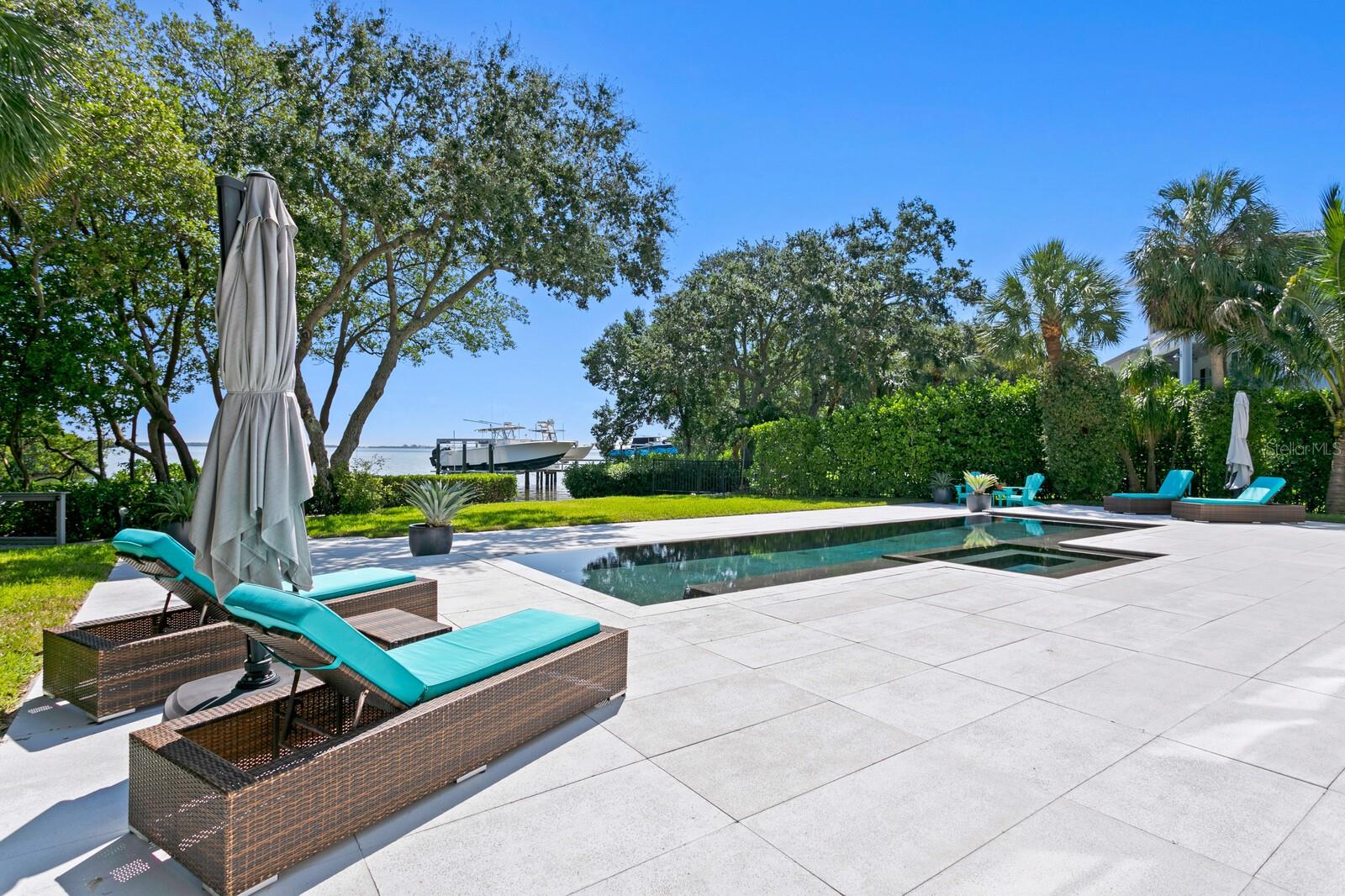 TIERRA VERDE - Residential