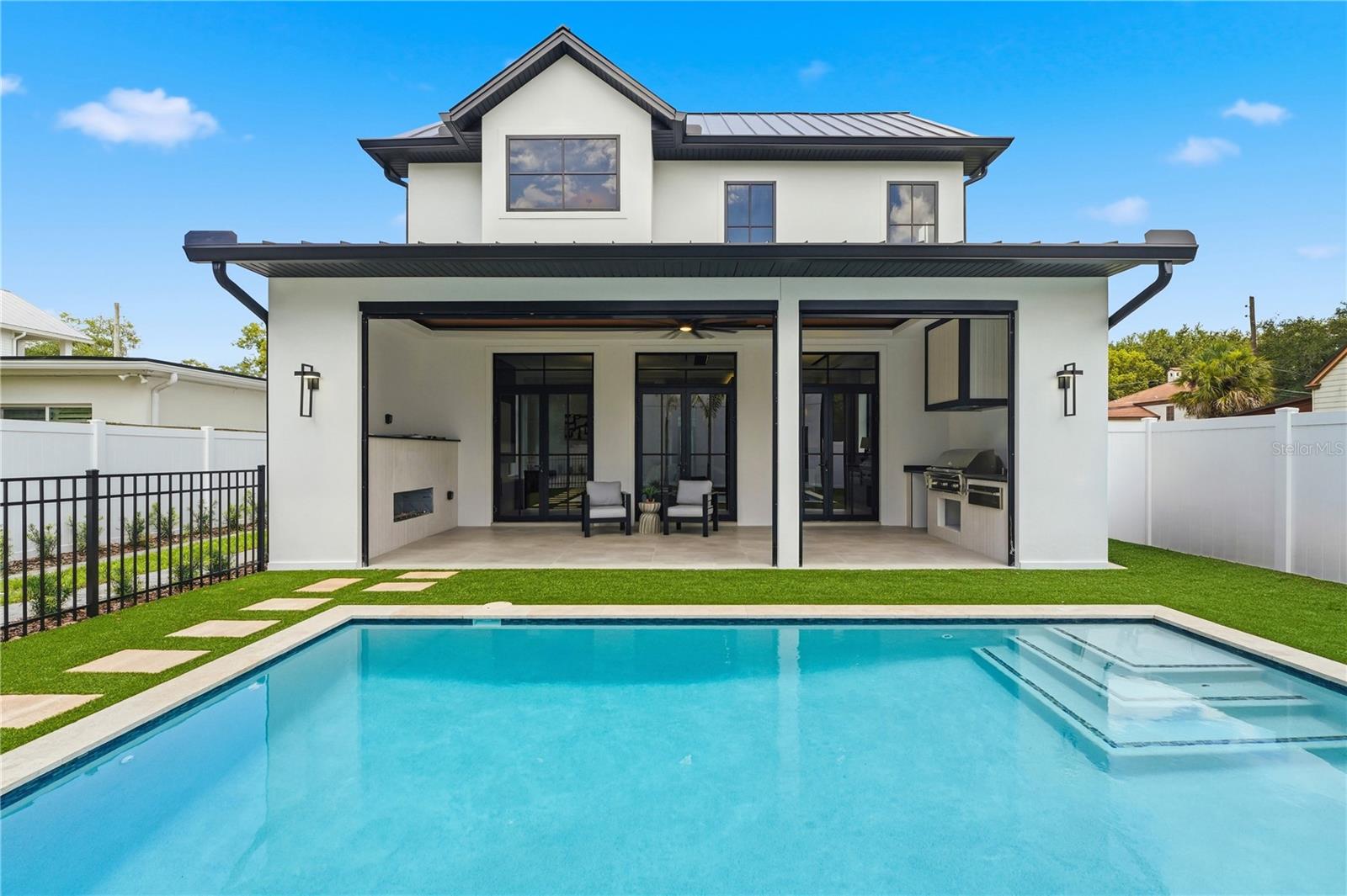 IVANHOE PARK REP - Residential