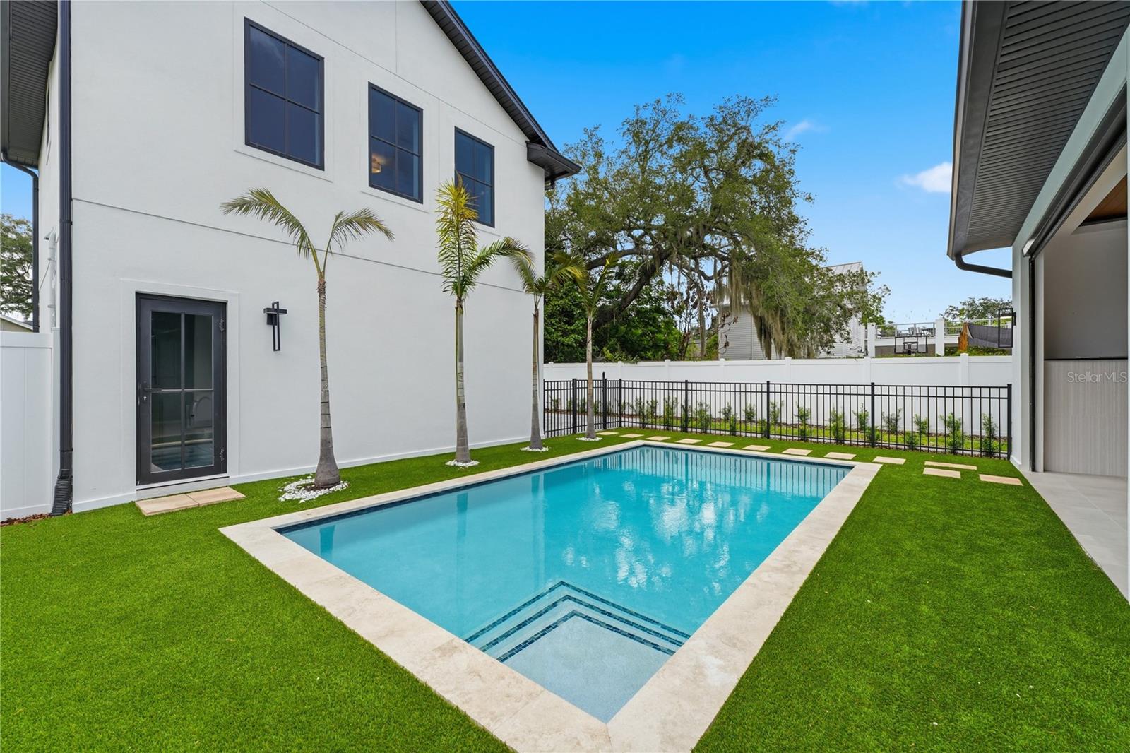 IVANHOE PARK REP - Residential