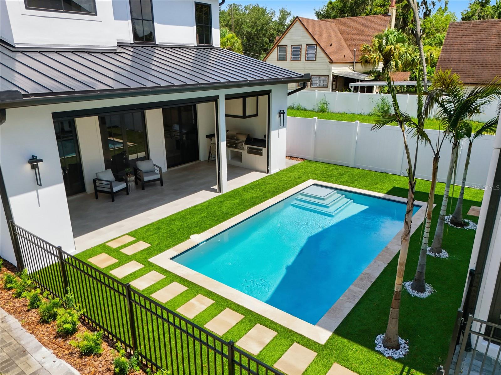 IVANHOE PARK REP - Residential