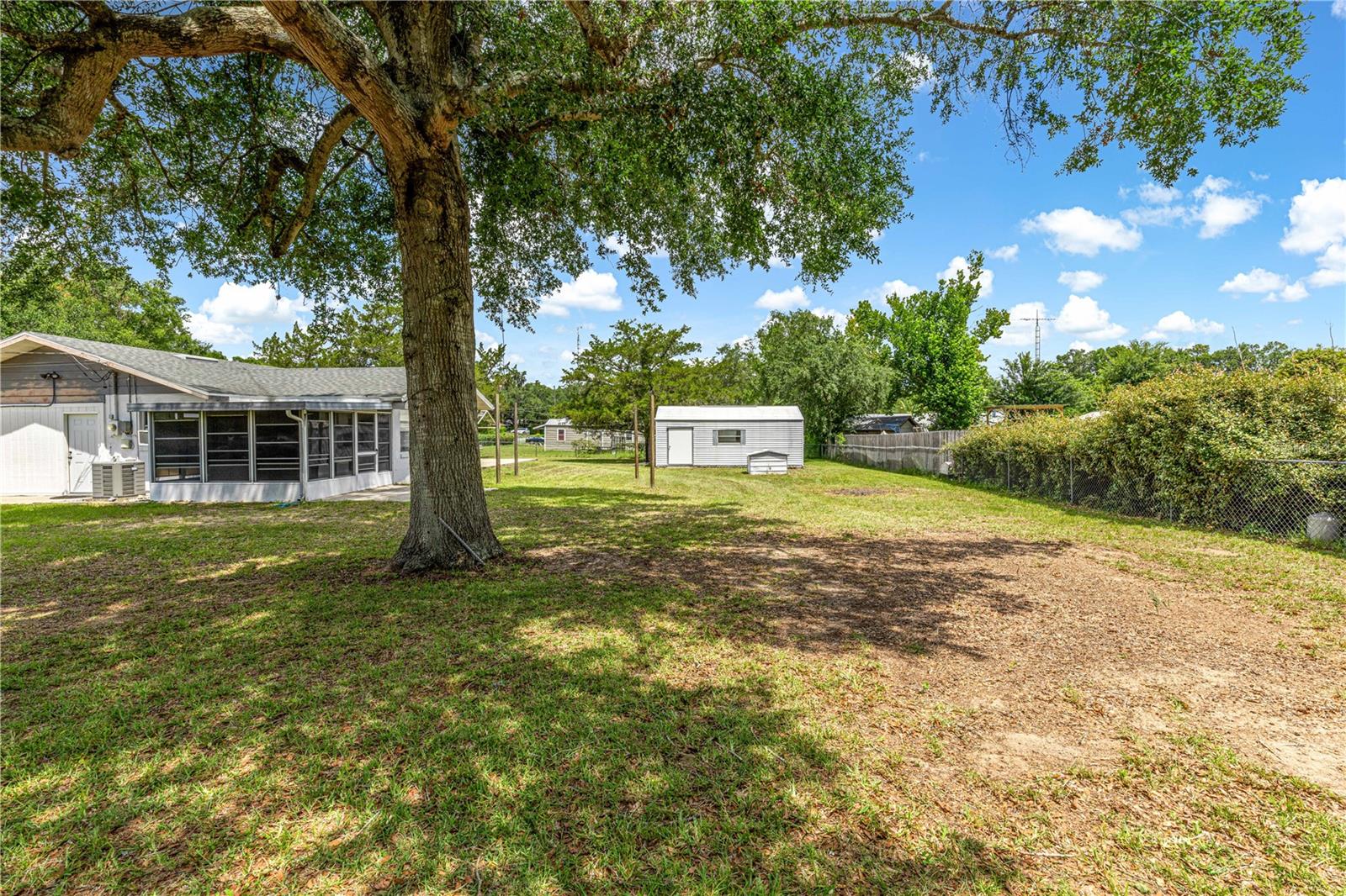 LAKE WEIR GARDENS - Residential