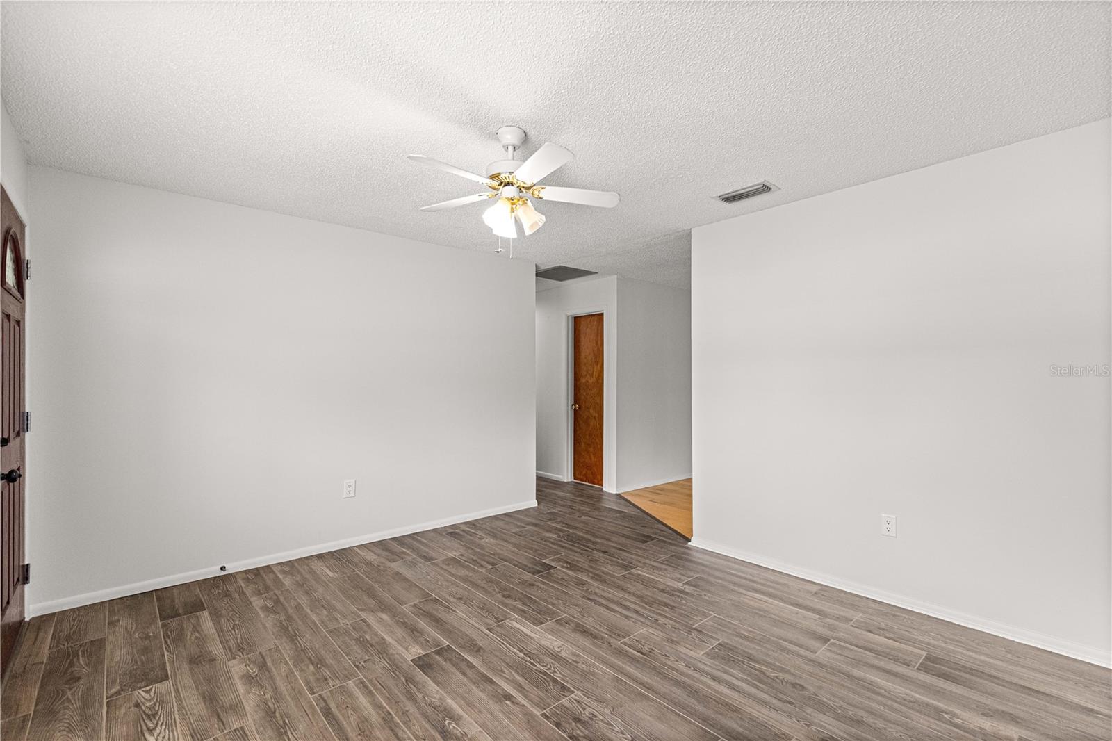 LAKE WEIR GARDENS - Residential