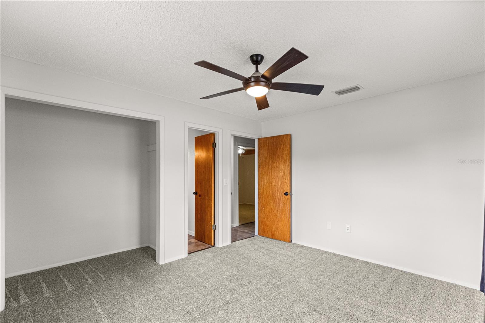LAKE WEIR GARDENS - Residential