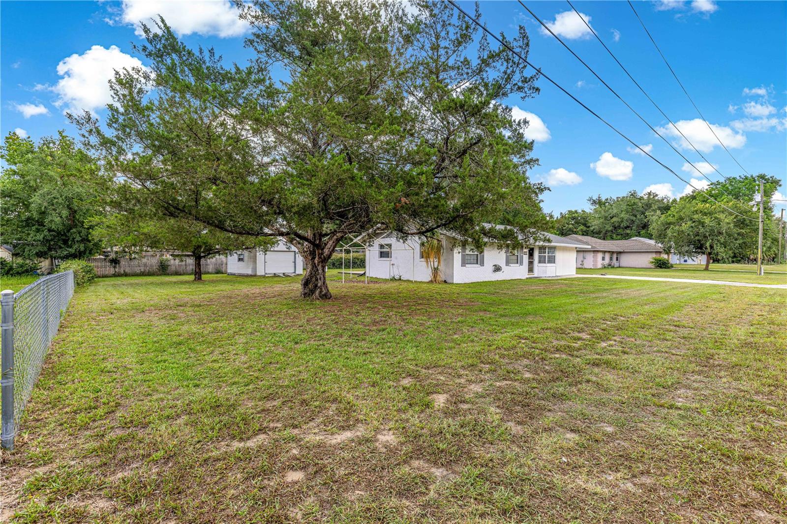 LAKE WEIR GARDENS - Residential