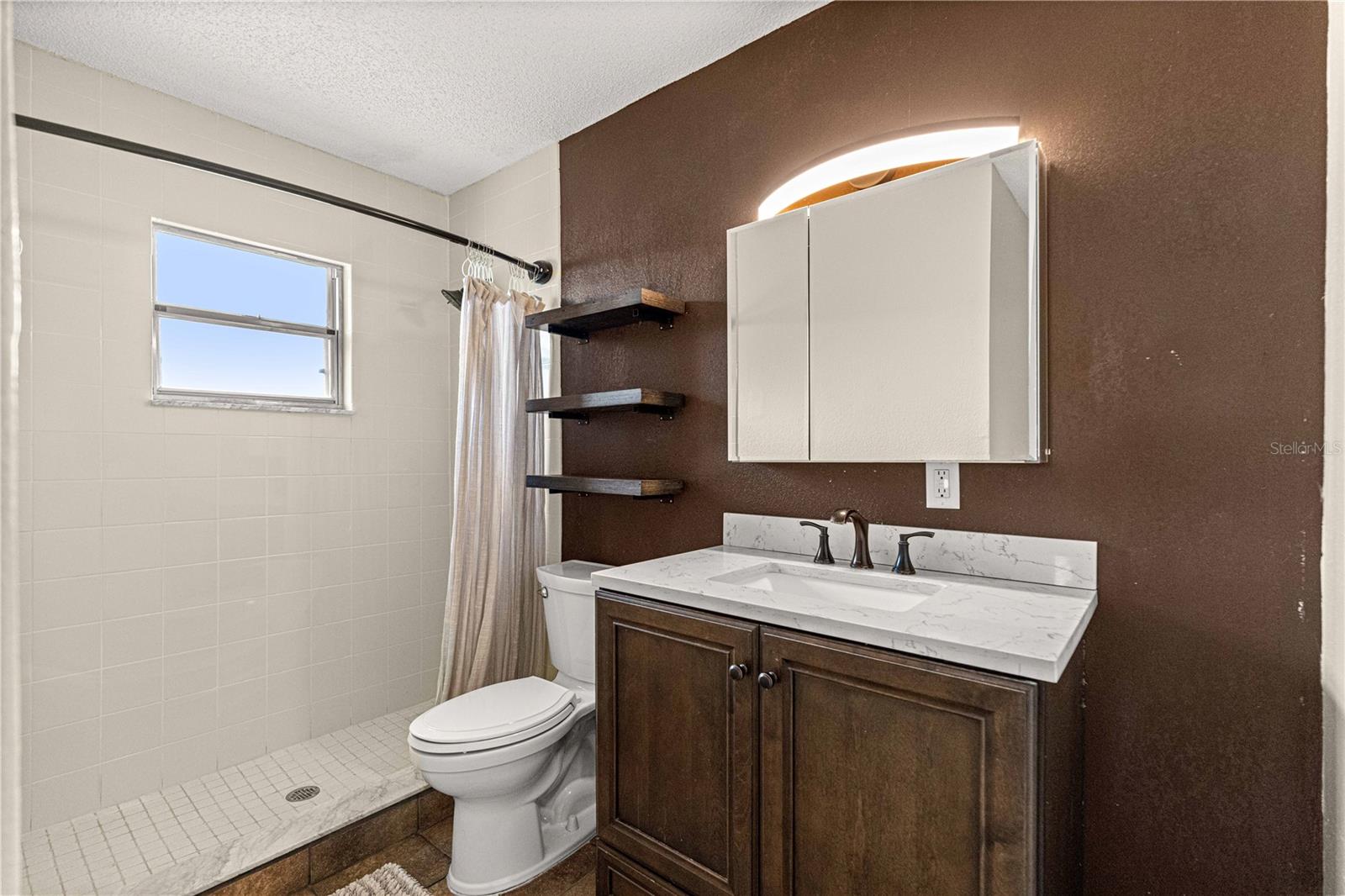 LAKE WEIR GARDENS - Residential