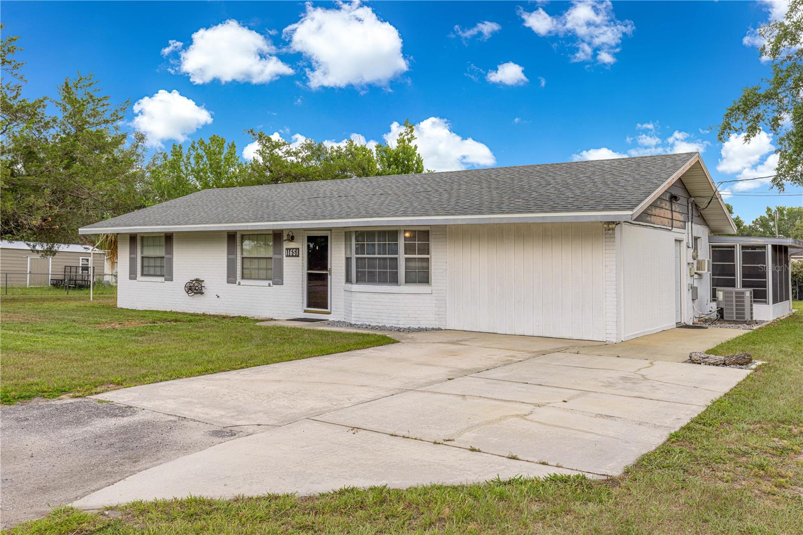 LAKE WEIR GARDENS - Residential