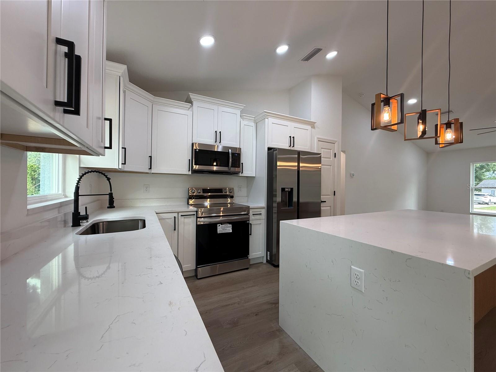 BELLEVIEW HTS ESTS UN #11 - Residential
