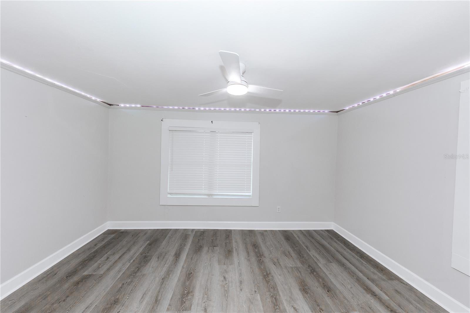 LAUGHNERS LAKEVIEW ADD - Residential