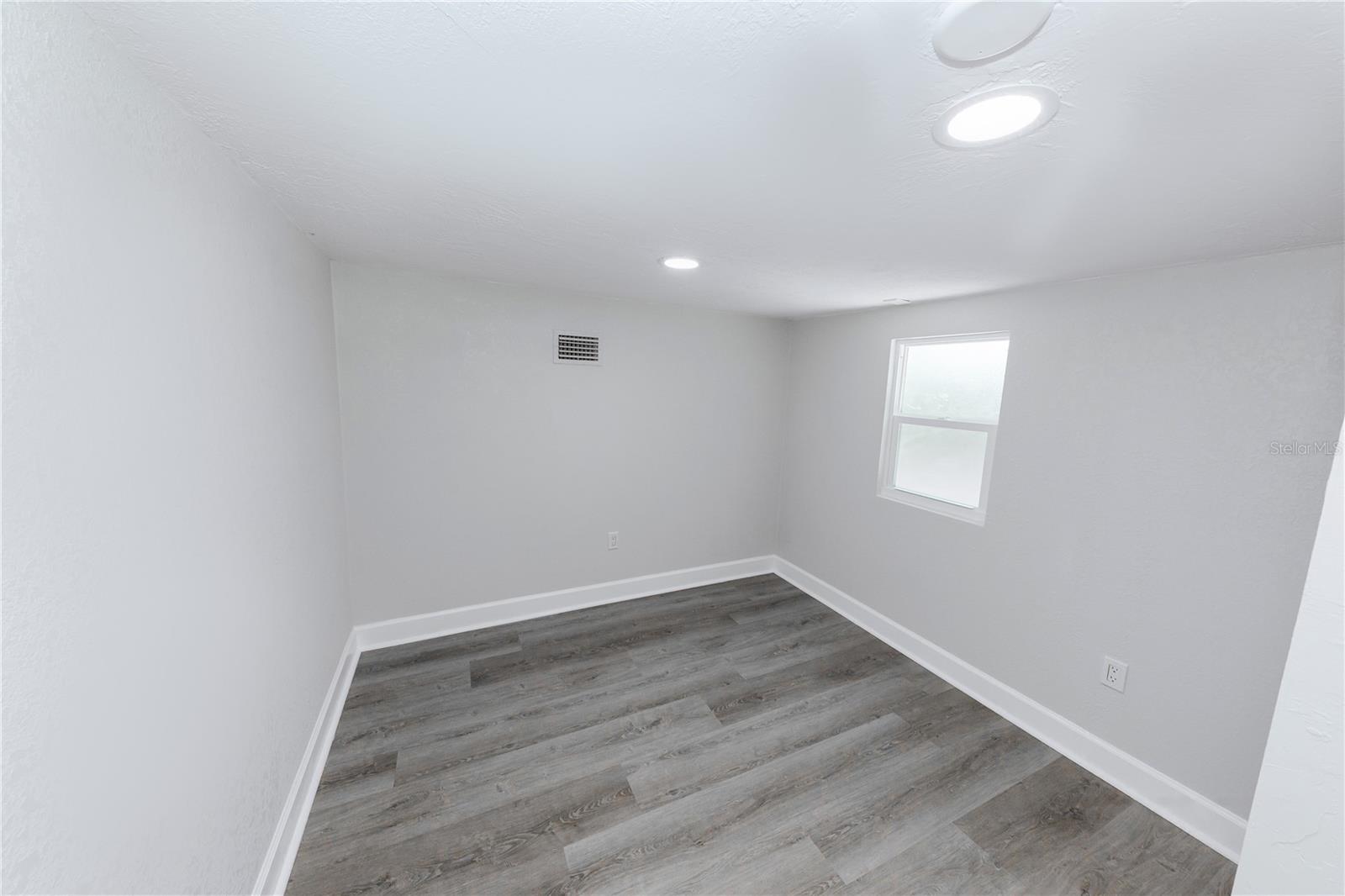 LAUGHNERS LAKEVIEW ADD - Residential