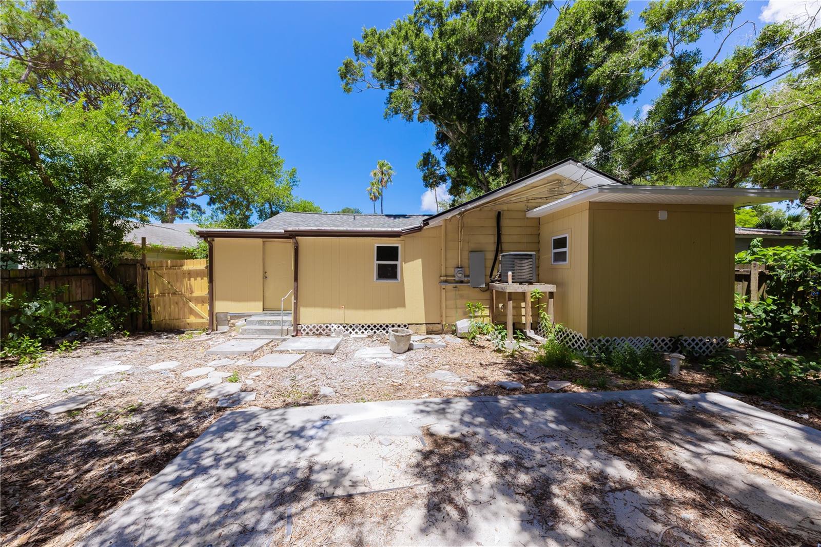 LAUGHNERS LAKEVIEW ADD - Residential
