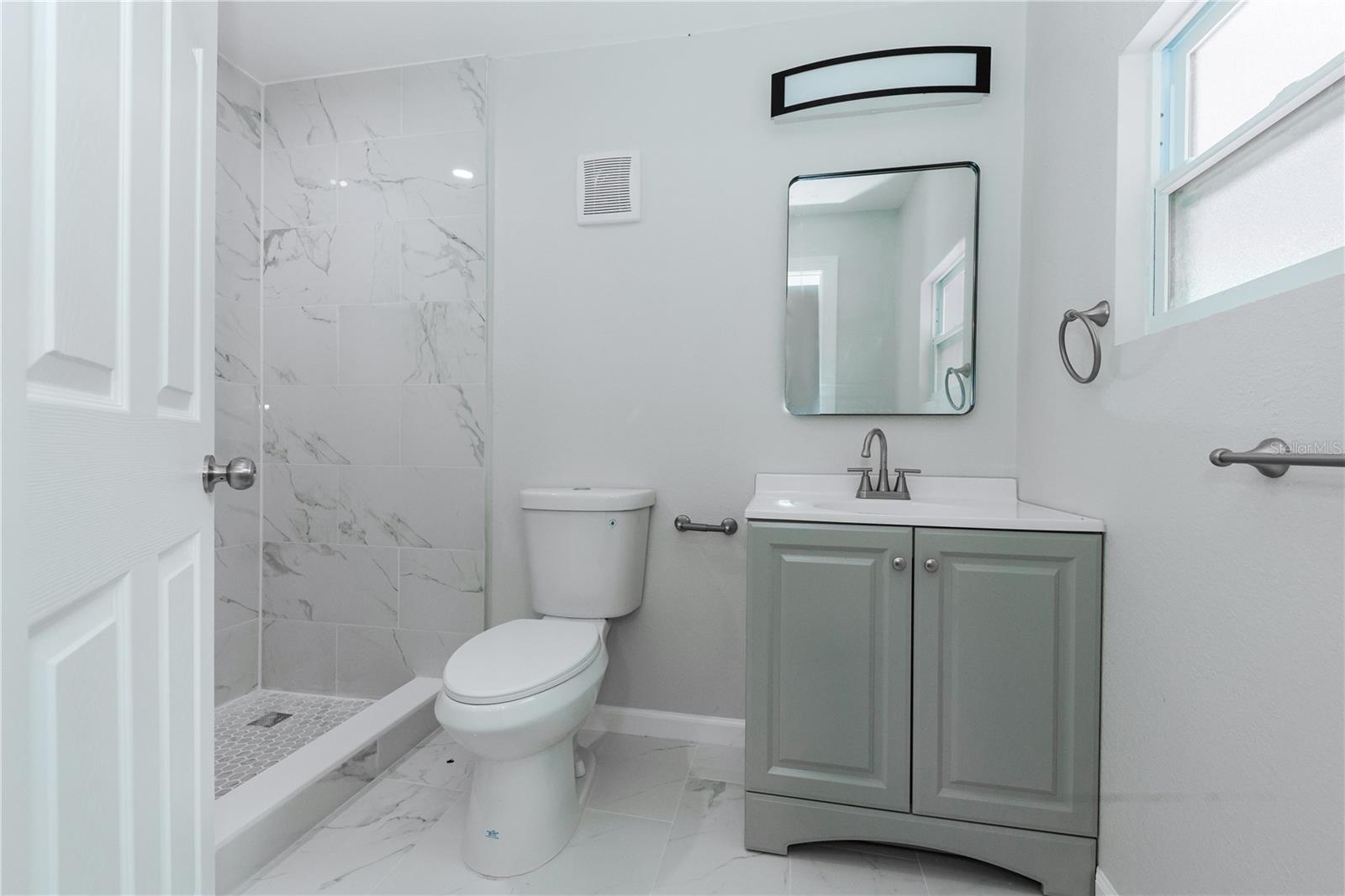LAUGHNERS LAKEVIEW ADD - Residential