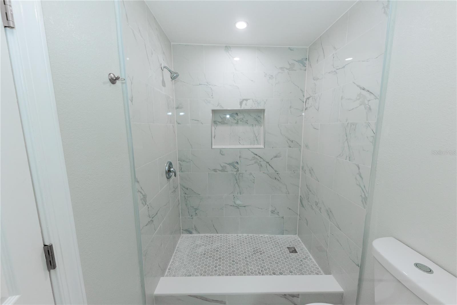 LAUGHNERS LAKEVIEW ADD - Residential