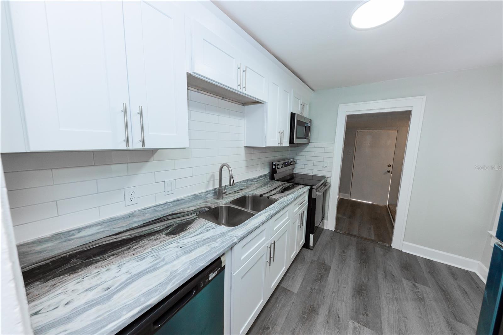 LAUGHNERS LAKEVIEW ADD - Residential