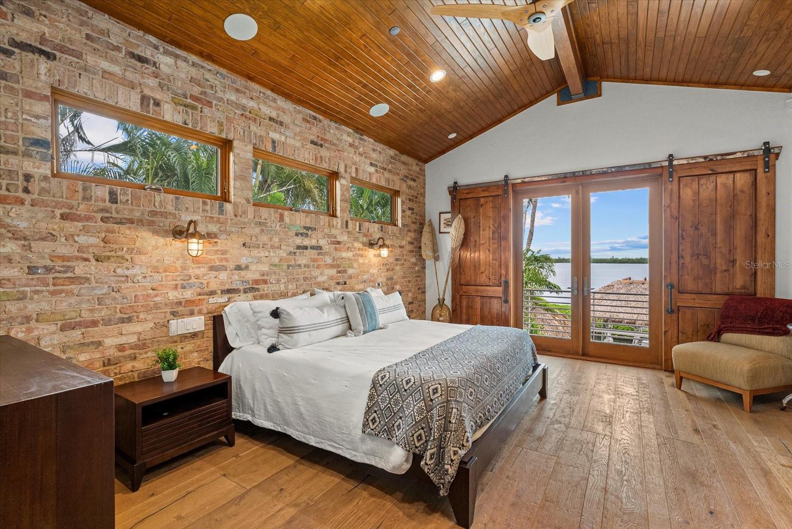 BAY BEACH - Residential Income