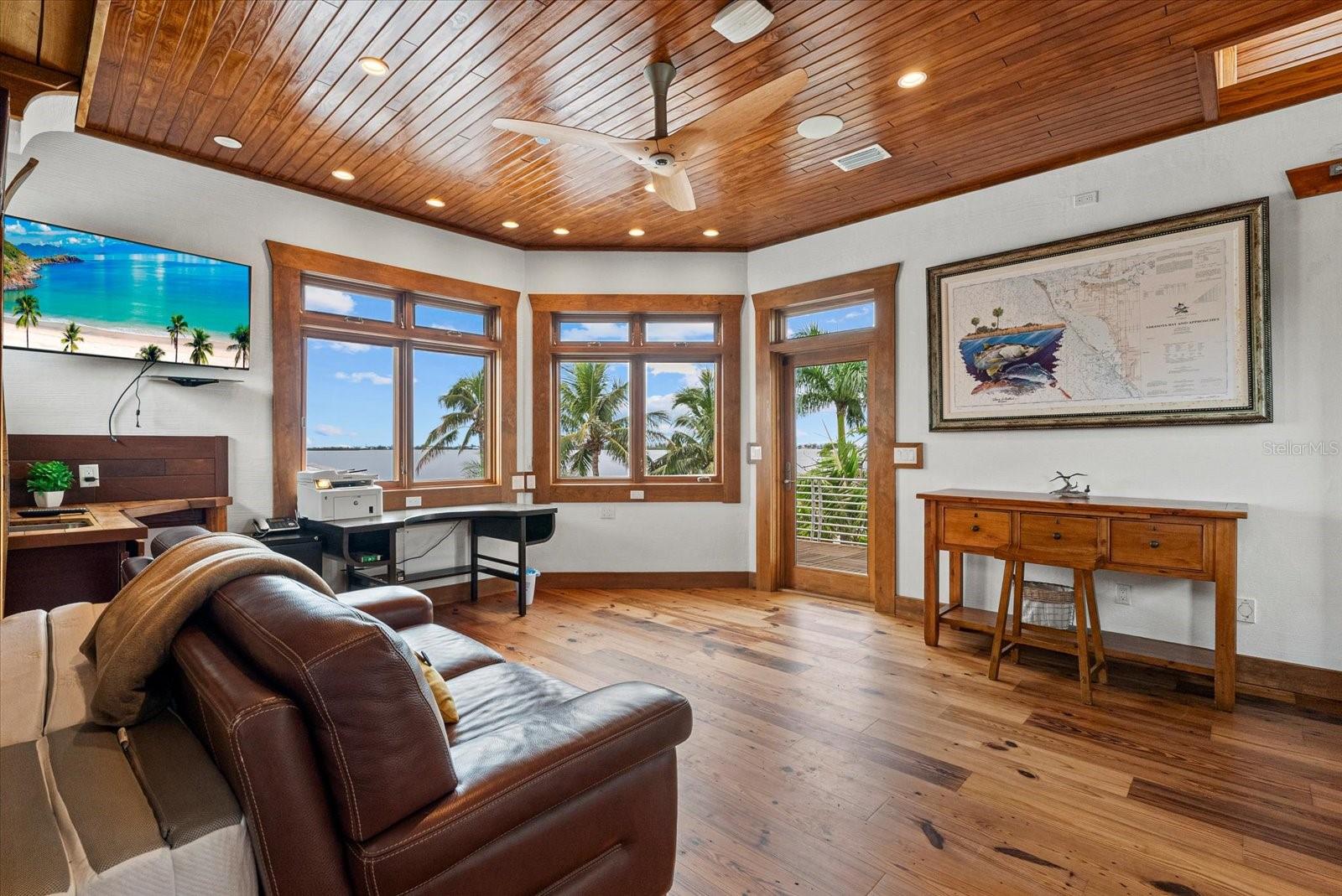 BAY BEACH - Residential Income