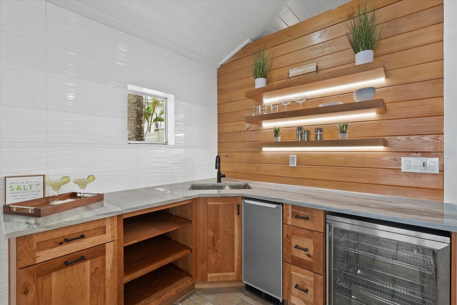 BAY BEACH - Residential Income