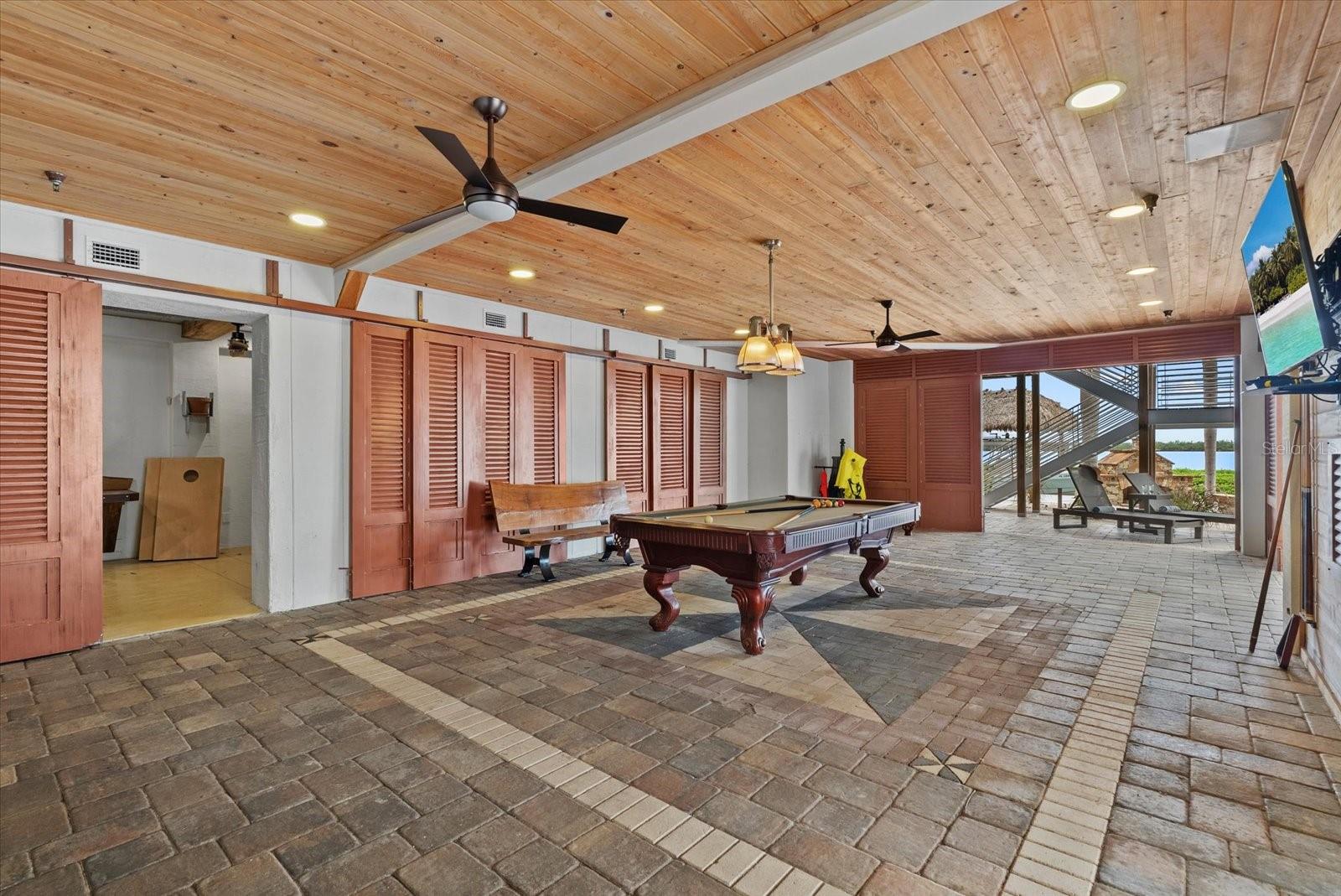 BAY BEACH - Residential Income
