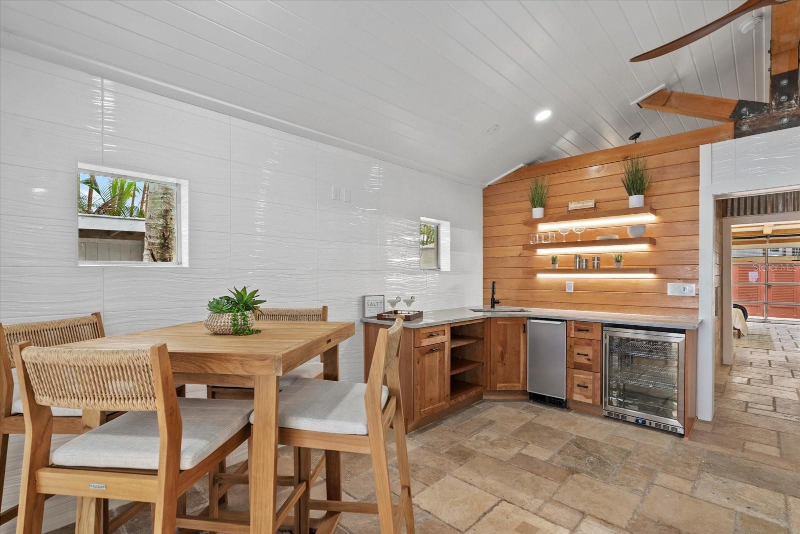 BAY BEACH - Residential Income